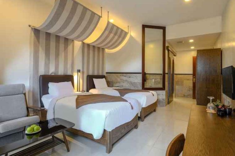 Deluxe Twin Room with River View –  Onsen, Sauna Included